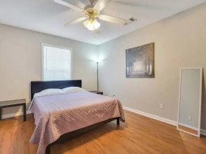 Charming Gray Home- 5 mins from GSU!