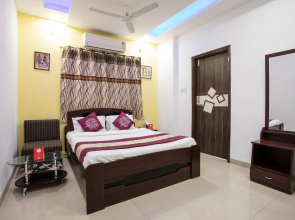 Hotel New Luxury Royale By OYO Rooms