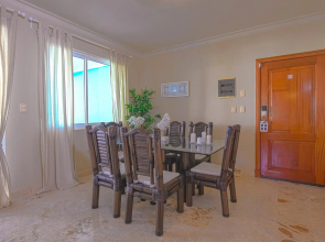 Gorgeous Playa Turquesa Pool Views Beach Apartment