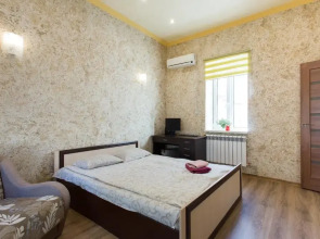 Royal Apartment On Bazhanova 11 A