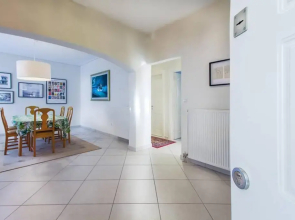 Spacious apartment in Glyfada close to the sea