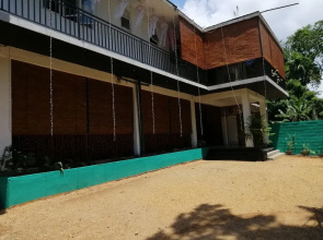 MacNara Traveller's Inn