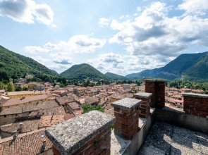 Bella Alda Beautiful Como Castle Penthouse