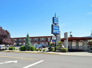 Maverick Motel