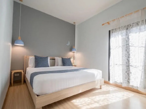 To the Moon Bed & Breakfast