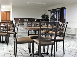 Econo Lodge Inn & Suites Central