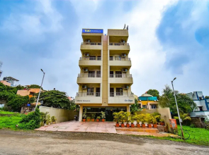 Meera Mansion by OYO Rooms