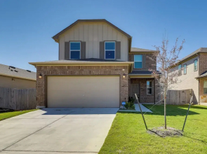 Manor Vacation Rental w/ Yard: 17 Mi to Austin!