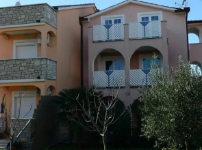 Apartment 1695