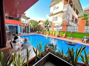 Ruby Riverside Hotel & Hostel