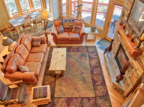 Moose Meadow Retreat Private Home with Hot Tub