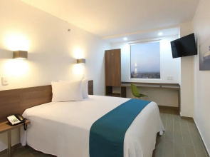 One La Paz Hotel