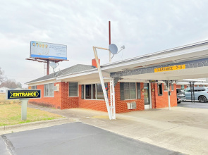 Deluxe Inn