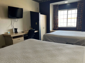 Days Inn & Suites by Wyndham Hutchinson