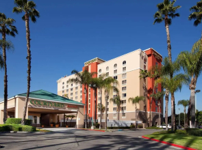 Courtyard by Marriott Baldwin Park
