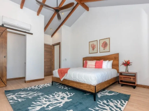 Casa Coral And Casa Palmera 4 Bedroom Home by RedAwning