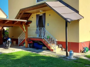 Quiet apartment close to town