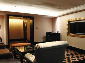 Royal Mediterranean Hotel