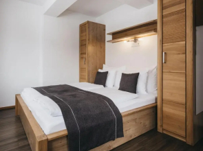 Appart Residence Kristall by Skinetworks