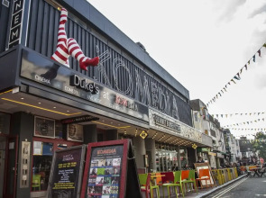 Modern Boho Studio - Central Brighton