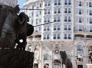 Charming Red Light City Centar apartment