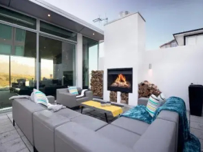 Remarkable Queenstown Lake House