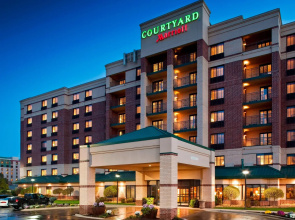 Courtyard by Marriott Bloomington by Mall of America