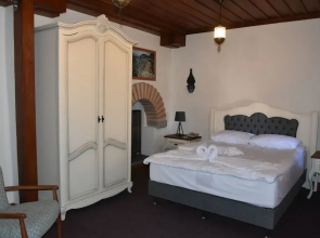 Tarihi Tashan Otel