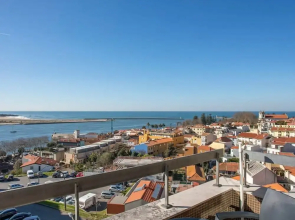 Liiiving in Porto Sea River View Apartment