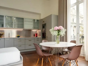 Duquesa Suites Landmark Hotel by Duquessa Hotel Collection