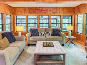 Cartecay River Retreat w/ Yard & Screened Porch!