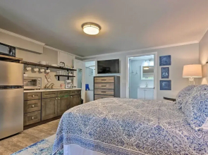 Studio W/patio Access + View on Lake Junaluska!