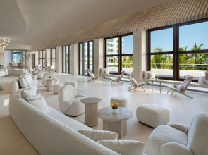 The Mermoon Resort Hainan Tufu Bay Tapestry by Hilton