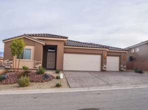 David and Margo Merrill - 3 Br Home
