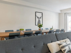 Superb Brand New Spacious Town Home