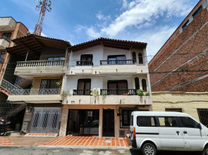 confortable apartamento en envigado muy central wifi de 300 megas