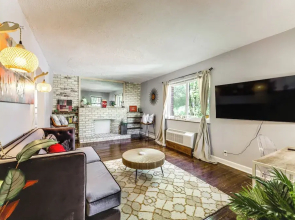 1 Mi to University of Cincinnati: Avondale Gem!