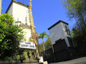 Villa Hening Boutique Hotel