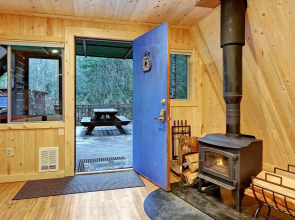 Alpine A-Frame - Two Bedroom Cabin with Hot Tub