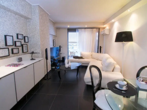 Acropolis suite by the museum