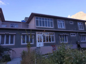 Gulmit Tourist Inn