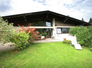 Pleasant Apartment with Sauna, Terrace,Garden,Darts, Parking