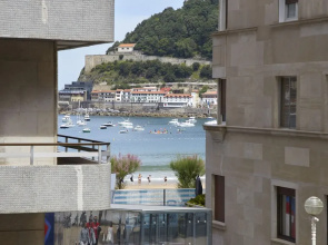 Zubieta Suite Apartment by FeelFree Rentals