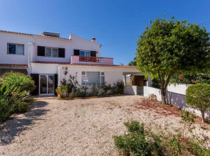 Casa Furneaux by Seewest