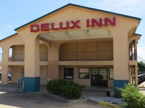 Delux Inn