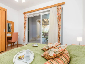 Mihaela 2 Rab in Rab