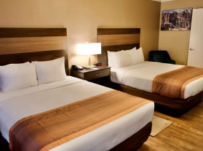 Best Western China Lake Inn