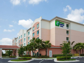 Holiday Inn Express & Suites Pembroke Pines-Sheridan St by IHG