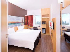 Отель ibis One Central Hotel