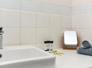 Dolphins Beachfront Apartment no 7 - A View to Remember